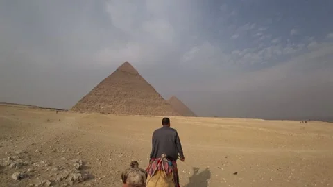 Ridding camel cairo Stock Footage 157822877