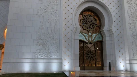 Ride alongs Sheikh Zayed Mosque Stockbeeldmateriaal 125587683