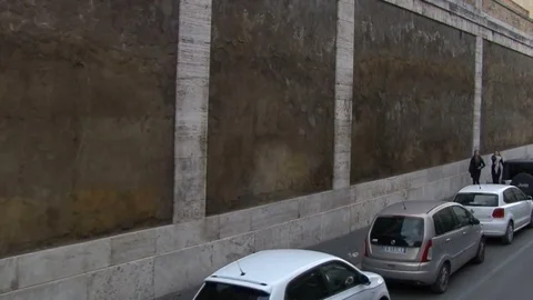 Ride through the streets of Rome Video stock 72437011