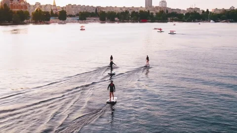 Riders on e-foil Video stock 255619779