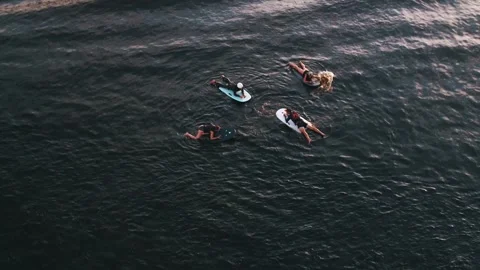 Riders on e-foil Video stock 255619825