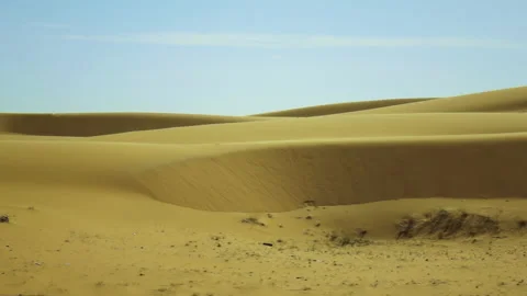 Riding along the desert 스톡 동영상 231693427