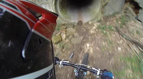 Riding through a tunnel Video stock 51139521