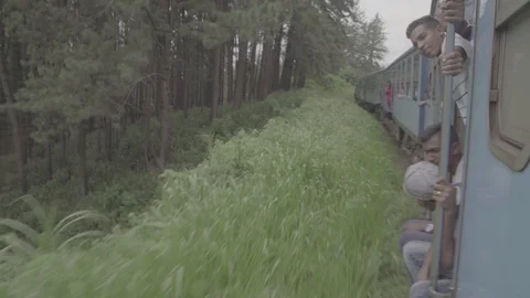 Riding the train in Sri Lanka Video stock 105236805