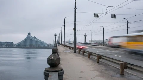 Riga city bridge time lapse Stockbeeldmateriaal 88464569