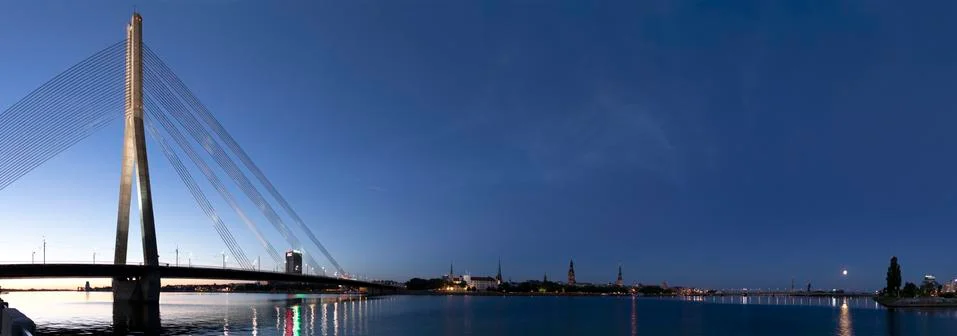Riga At Night Fotos Stock