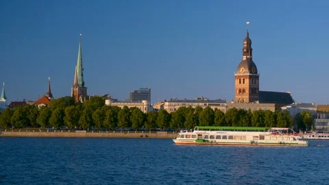 Riga Old Town copyspace panorama background with big ship boat on Daugava river 스톡 동영상 91698279