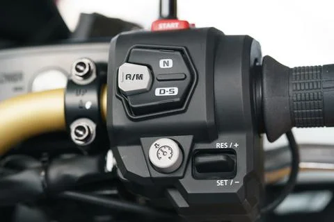 Right control on the steering wheel of a motorcycle Stockfoto's