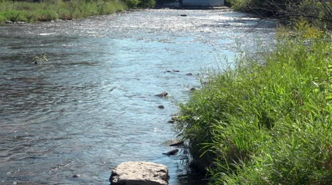 Right to left pan across River Stock Footage 54900705