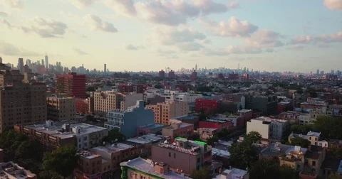 Right to left pan of nyc skyline Stock Footage 79562870