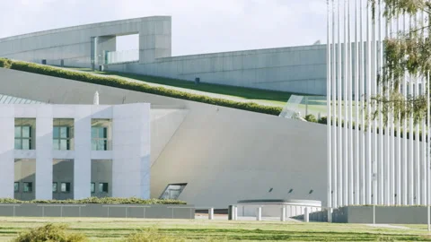 Right to left pan shot of famous Parliament House, Canberra, ACT Vídeos de archivo 137798663