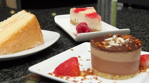 Right to left slide across cakes &amp; desserts 库存影片 80435863