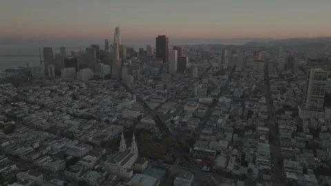 Right to left sunset pan of San Francisco overall view 库存影片 336793099