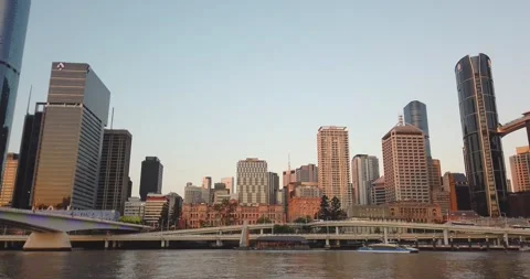 Right pan motion of buildings and bridge at Brisbane CBD, QLD, 10-17-2025 Stock Footage 320177360