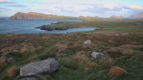 Right panning of hill peaks know as  The Three Sisters, Dingle Peninsula,Ireland Vídeo Stock 140612224