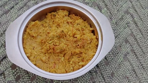 Right side view of cauliflower curry in bowl Stock-Footage 347628354