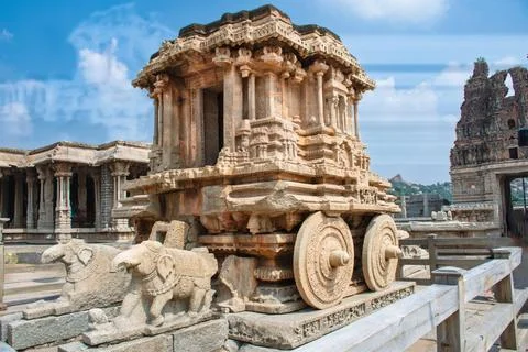 Right side view of stone Chariot in front off Vijaya Vitthala Temple in Hampi Stock Photos