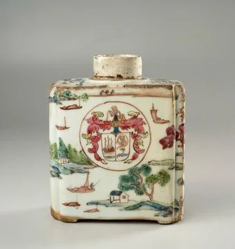 Rijksmuseum, 16th-20th ct, . Rectangular tea bus from porcelain with squeezed Stockfoto's
