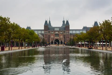 Rijksmuseum main facade and pond Stock Photos