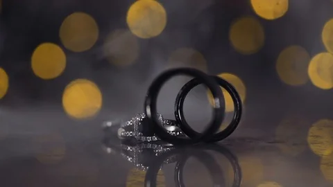 Ring shot with smoke 動画素材 108070911