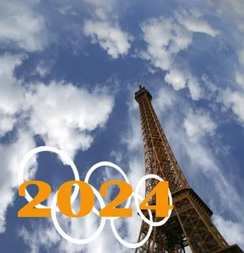 Rings and Eiffel Tower against the sky with clouds. Paris, France Foto stock