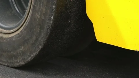 Rink lays the asphalt Видео 92936091