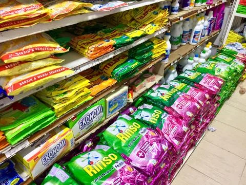 Rinso Detergen, A row of display cases for cleaning clothes, with the brand “Rin Stock Photos