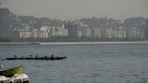 Rio De Janeiro rowing team in  harbor 動画素材 37348246