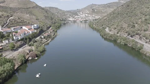 Rio Douro e Pinhão Stock Footage 122126708