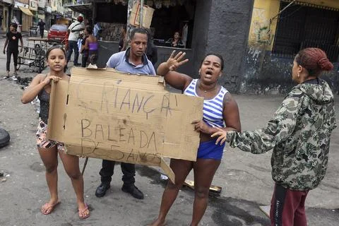 Rio favela protests break out after 5-year-old injured in police raid, Rio De Ja Stock Photos