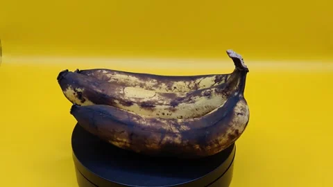 Ripe bananas 스톡 동영상 330969353