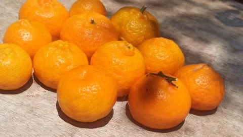 Ripe oranges Video stock 259140163
