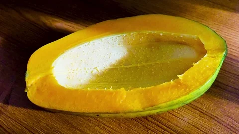 Ripe Papayas Fresh Cut Tropical Fruit Stockbeeldmateriaal 319441353