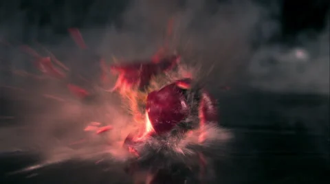 Ripe plum in shallow water explodes shooting debris and water in all directions. Vídeos de archivo 64896968