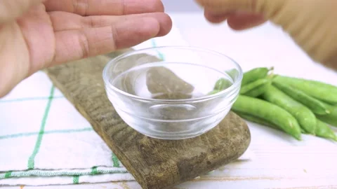 Ripe raw green pea open and closed Video stock 134469757