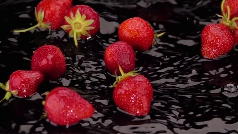 Ripe Strawberries Falls on the Table. Vidéo 80249271
