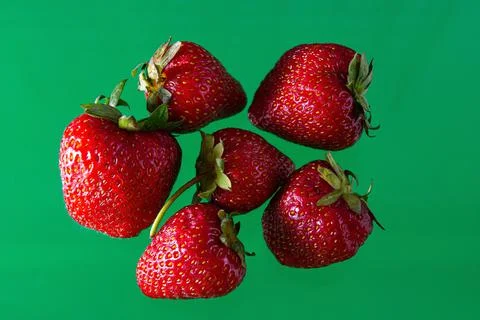Ripe strawberries on a solid background, healthy vegetarian food. Beautiful Foto stock