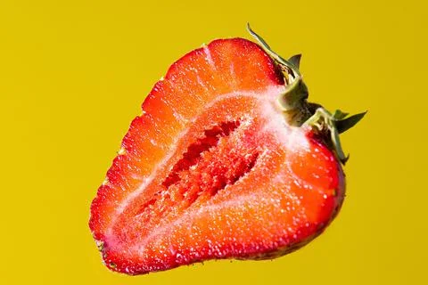 Ripe strawberries on a solid background, healthy vegetarian food. Beautiful 库存照片