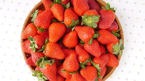 Ripe strawberry in the basket. Video stock 247682449