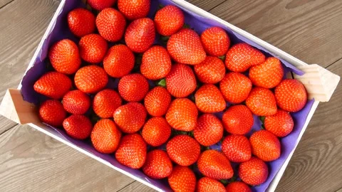 Ripe strawberry in a box. Video stock 246781734