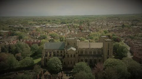 Ripon cathedral with nice dark clouds still brightens up 库存照片