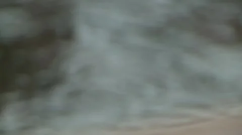 Ripples and bubble roll focus 動画素材 8517473