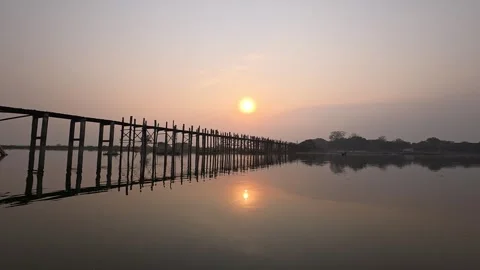 Ripples on the water at U-Bein Bridge Stockbeeldmateriaal 333400233