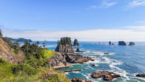 Rising aerial view of the Second Beach coastline in La Push, WA Stock Footage 280944549