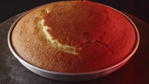 Rising and baking of white bread in bakery oven, timelapse video. Crusty of Video stock 336576588