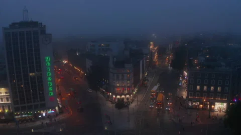 Rising footage of traffic on intersection at night. Gradually reducing Video stock 163228280
