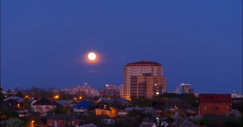 The rising of the full moon Stock Footage 75040036