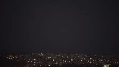 Rising Full Super Moon over night city. 스톡 동영상 119011924
