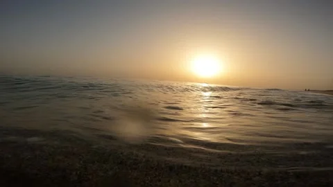 Rising sun with waves 스톡 동영상 197746944