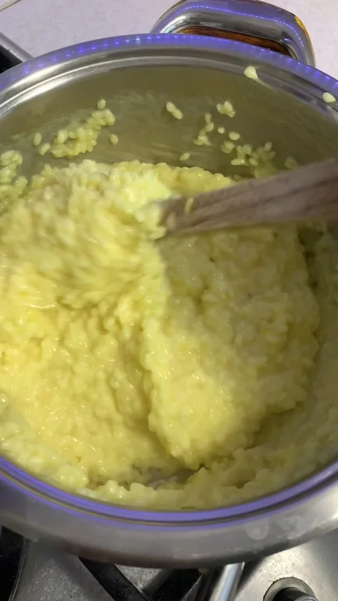 Risotto alla milanese Stock Footage 158996824
